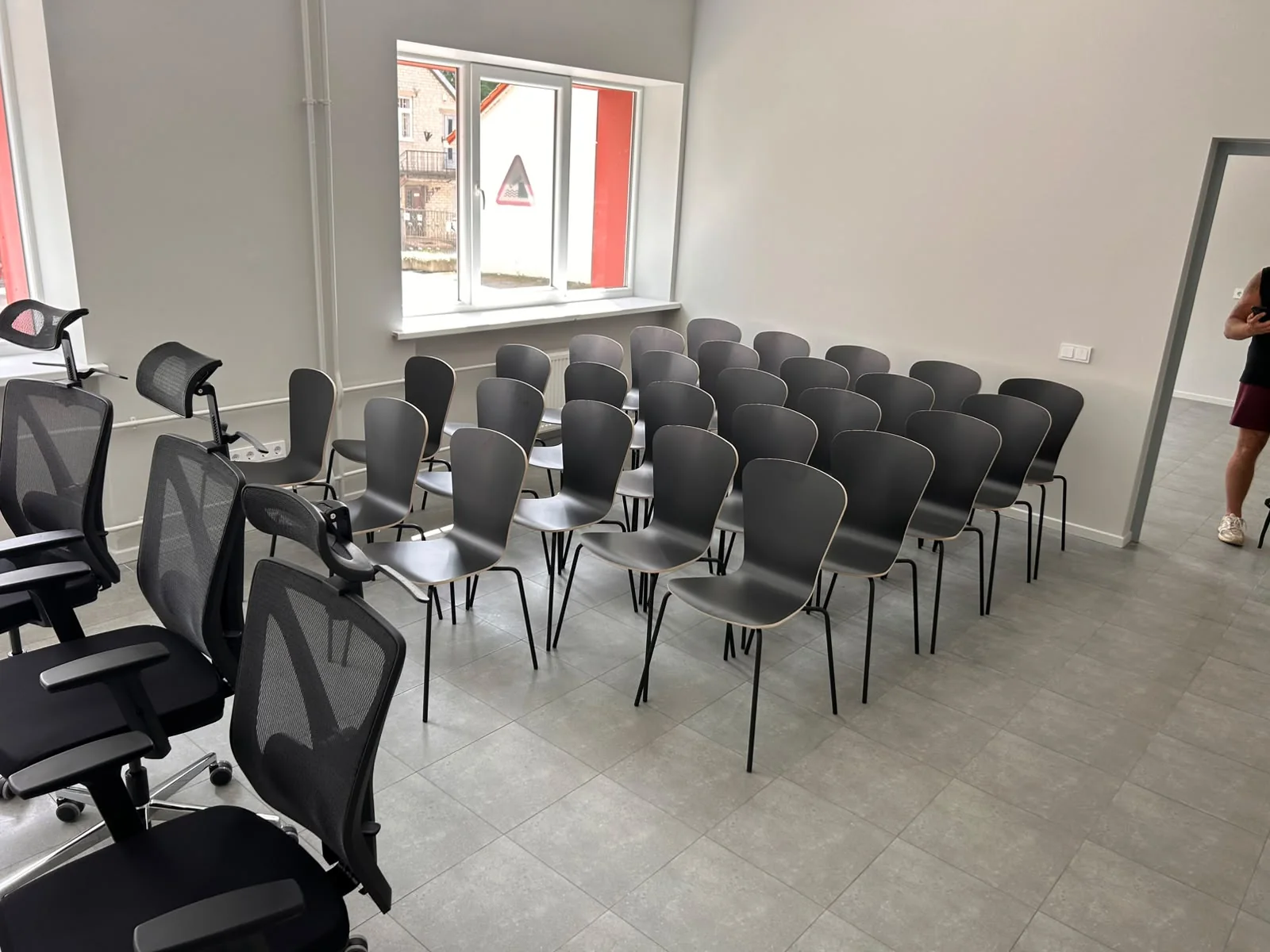Kirobox surinktos kėdės įmonės renginių erdvei