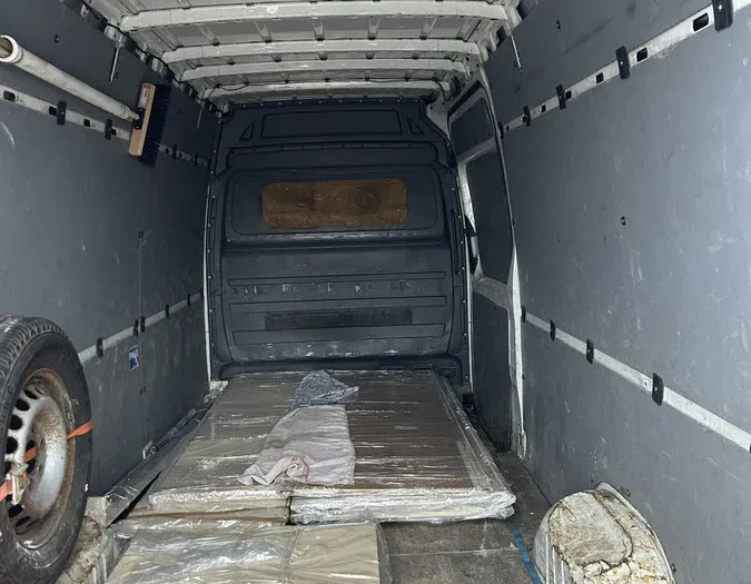 Saugiai sutvirtintas krovinys transportavimui